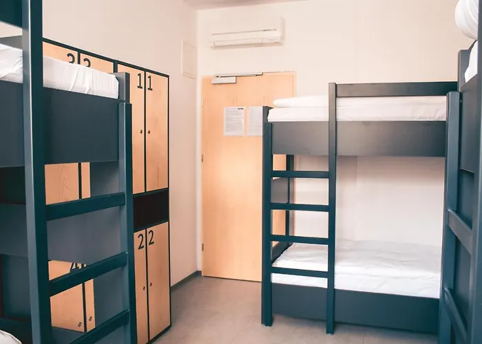 Ms Sparrow Любляна