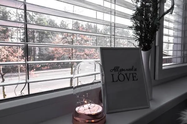 Ms Sparrow Любляна